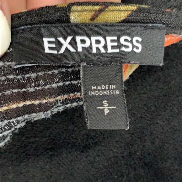 Cute floral Express Top - Picture 7 of 7